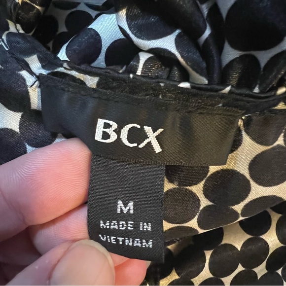 💚BCX ruffle front top - Picture 5 of 6